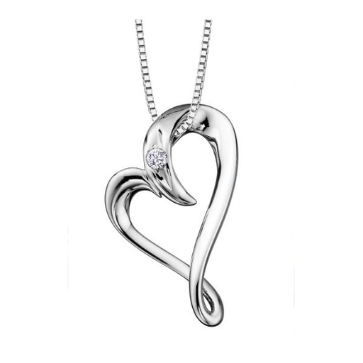 Necklace with 2025 diamond heart